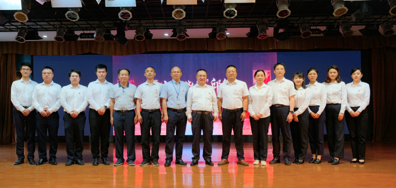 報(bào)告會(huì)合影.jpg 報(bào)告會(huì)合影.jpg