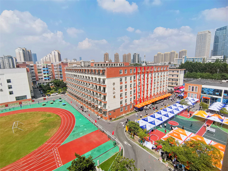 新生報(bào)到現(xiàn)場(chǎng) (8).jpg 新生報(bào)到現(xiàn)場(chǎng) (8).jpg